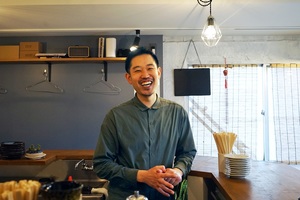 あえてのコップ酒で坪月商30万円! 永福町『日常酒飯人』が紡ぐ、酒場×ナチュラルワインの興 食の仕事人