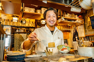 8坪の狭小店ながら月商300万円。三鷹『おでん都』の時代に即した店づくり【連載:居酒屋の輪】 食の仕事人