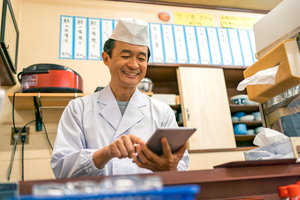 飲食店の「インボイス」対応、レシート・領収書の書き方は? 手書きでも認められる? 飲食店経営のノウハウ