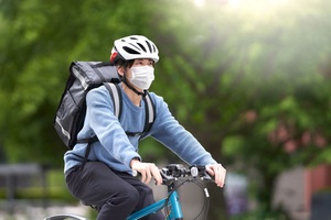 『UberEATS』や『出前館』のデリバリー手数料は? 宅配サービスを飲食店目線で比較! 飲食ニュース・トレンド