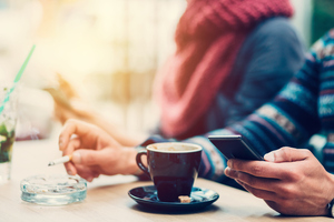 飲食店の禁煙化問題、全国各地で取り組みが加速。千葉市では「喫煙室撤去」に補助金も 飲食ニュース・トレンド