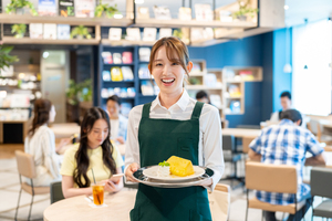 Z世代は“飲食店アルバイト”を探すとき「給与」より「髪色・ネイル」を重視 飲食ニュース・トレンド