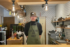 夫婦経営で月商200万円の南長崎『氵(さんずい)』。燗酒とスパイス料理で酒好きを惹きつける 食の仕事人