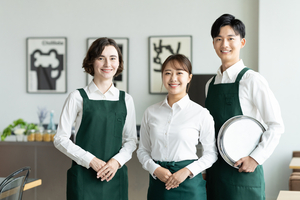 飲食店事業者がチェックすべき外国人の適正雇用。違反すると不法就労助長罪のリスクも 飲食ニュース・トレンド