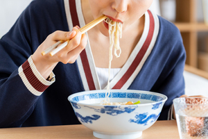 『ワタミ』は備蓄米購入、『吉野家』『すた丼』は麺展開。外食チェーン各社の米価格高騰対策 飲食ニュース・トレンド