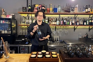 西荻窪の中華居酒屋『オイシイ水餃子クラブ』。デザイン力がもたらすブランディングの功績 食の仕事人