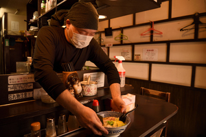 【新型コロナ】飲食店で感染者が発生した際の対応。店や従業員を守るには? 飲食ニュース・トレンド