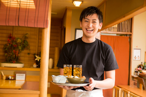2024年度の最低賃金、全国平均時給は1,054円へ。飲食店に求められる対応は? 飲食ニュース・トレンド