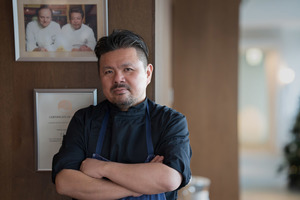 「100年続くレストランを創る」。一つ星シェフ・手島純也さん、『シェ・イノ』移籍で新たな決意 食の仕事人