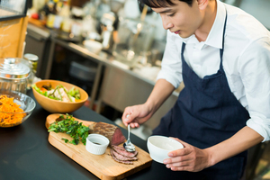 飲食店が「ネット販売」を始めるときの注意点。営業許可は必要? 販売サイトは? 飲食ニュース・トレンド
