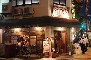 飲食店の「立地」に関する悩みをアンケート調査。不満1位は「通行量の少なさ」 データで見る飲食業界
