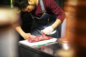 ジビエ肉を無許可で販売して逮捕。飲食店が知っておきたいジビエ肉の仕入れ・調理の注意点 飲食ニュース・トレンド