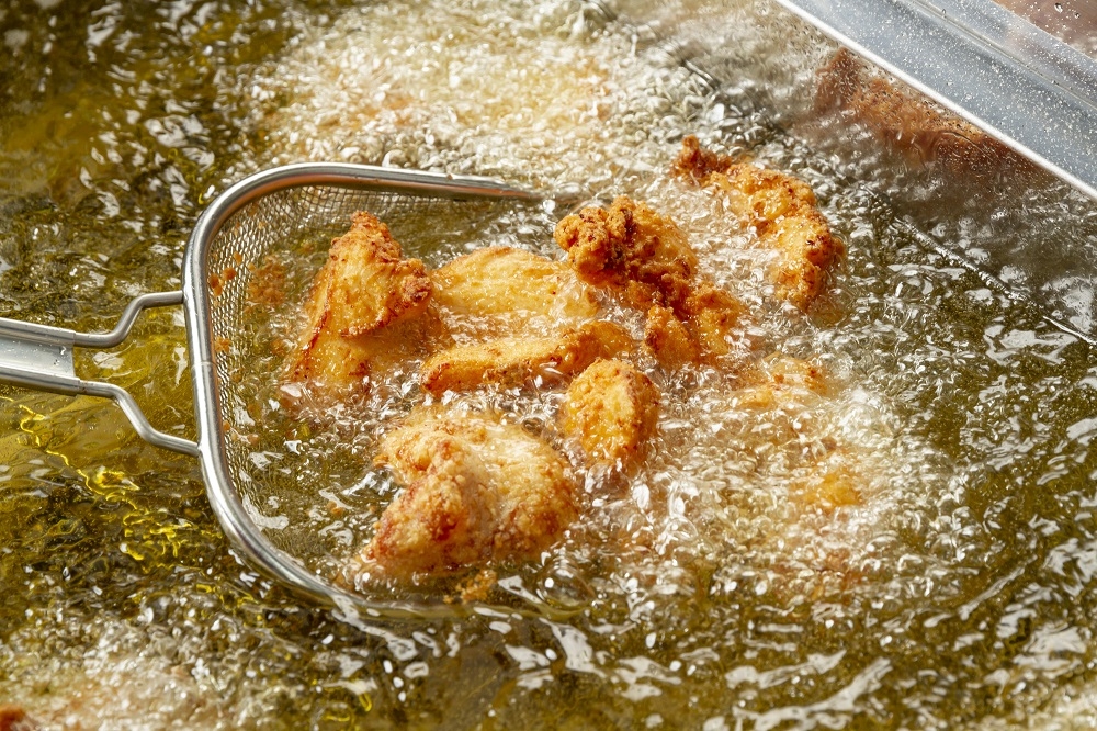 食材・光熱費高騰に対応するには？フライヤー周辺や食用油の節約