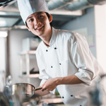 2025年度上期、飲食業界の平均給与が上昇。東京は月給30万円台へ