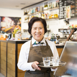 ワタミが定年65歳、再雇用75歳へ。飲食店経営者が知っておくべき「高年齢者雇用安定法」の改正