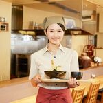 アルバイト１人の欠勤で崩壊。『なか卯』“床に食器”騒動に学ぶ、飲食店の人手不足対策