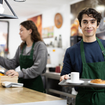 飲食店への特定技能外国人の受け入れ、4月13日から一時停止へ。上限の５万人に達する見込み
