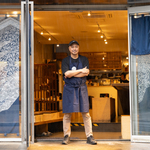 坪月商40万円の外苑前『モツ酒場 kogane』。ソムリエ本気の“熱燗居酒屋”【連載：居酒屋の輪】