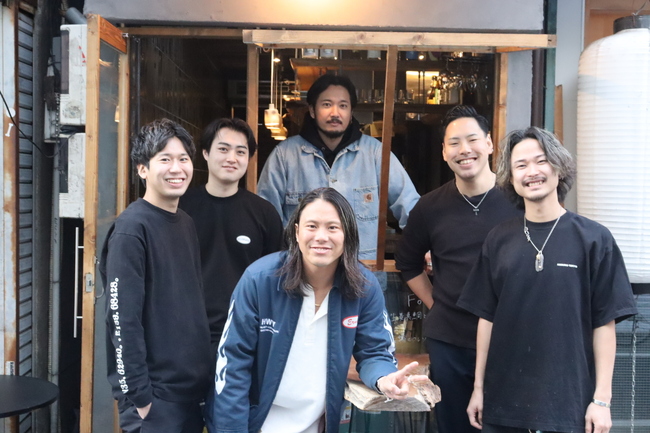 坪月商100万円の立ち飲み店、学芸大学『サンヤ』。感性とロジックが融合した新世代の店づくり