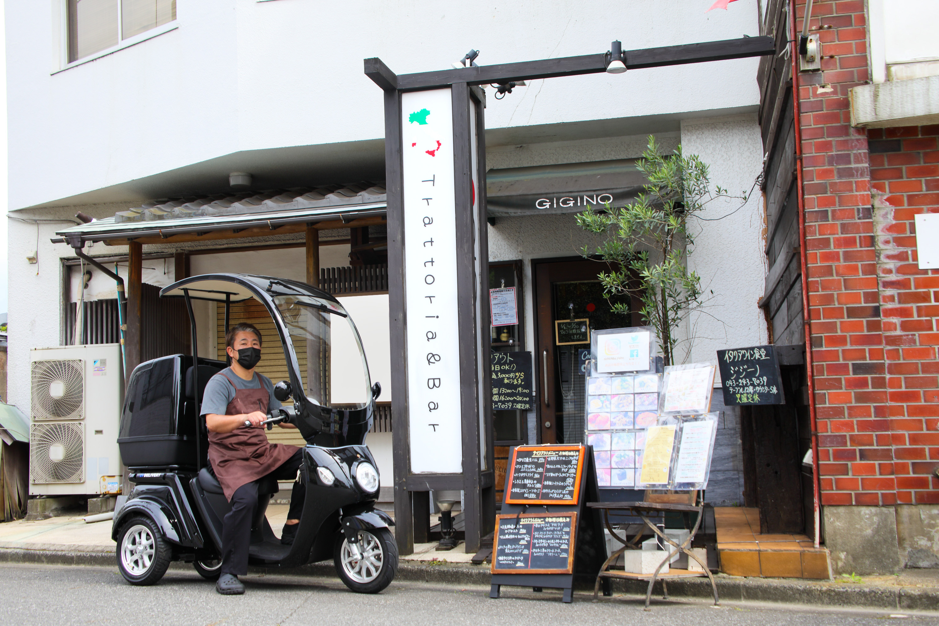 飲食店のデリバリー戦略、常連客には「自前配達」という選択も。人気店 