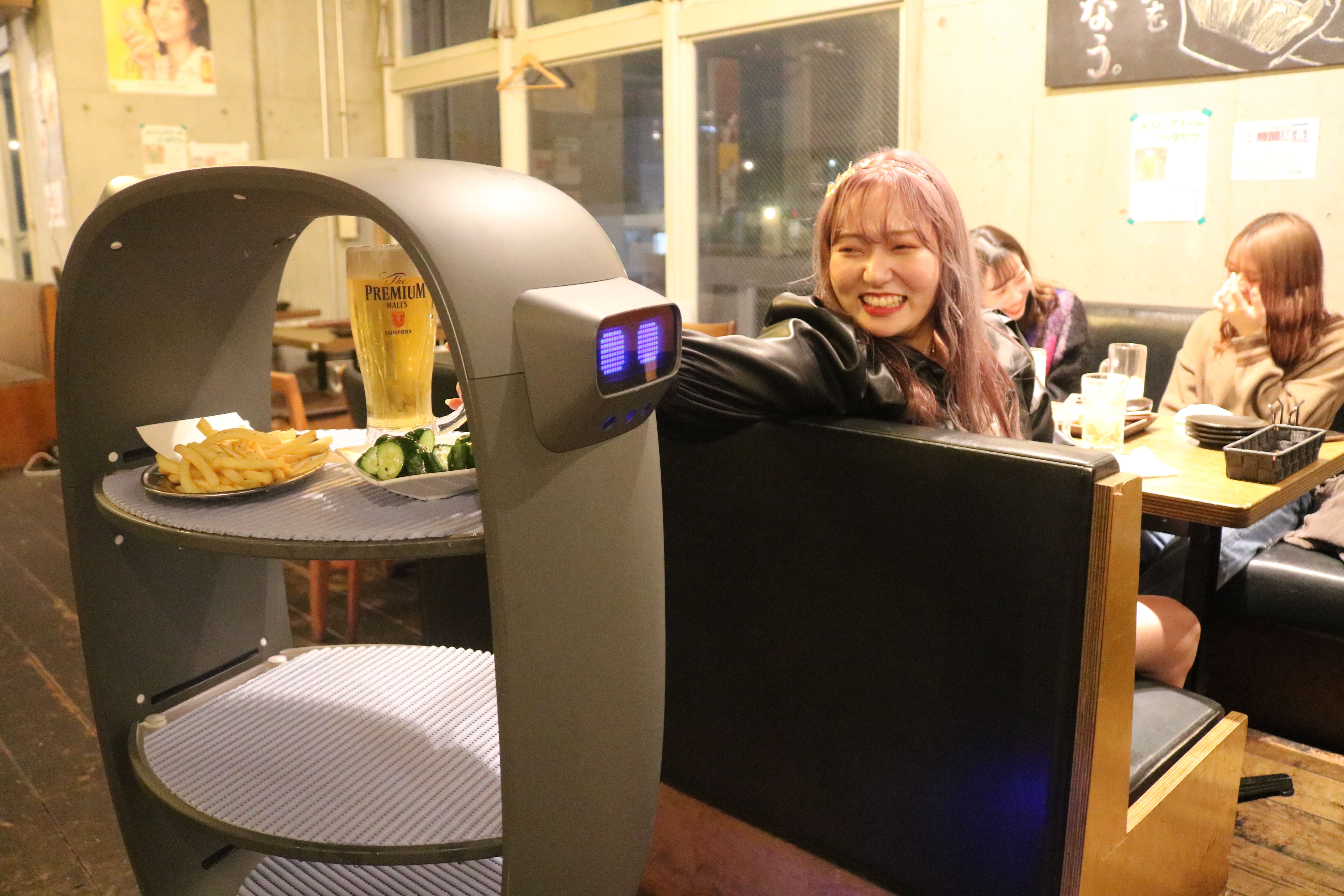 個人飲食店こそ配膳ロボットを導入すべき4つの理由。おすすめ機種も 