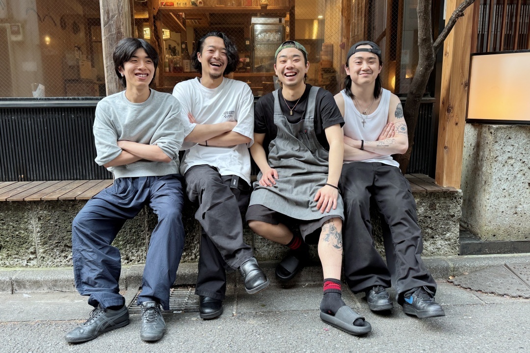 SNSで人気の新店、渋谷『やじろべえEAST』。昭和レトロな空間×個性派