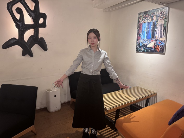  LOUNGEの制服