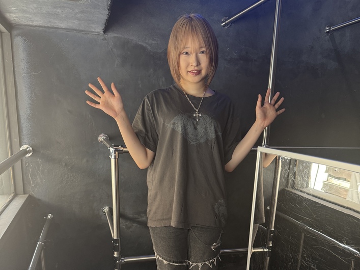 anyの制服