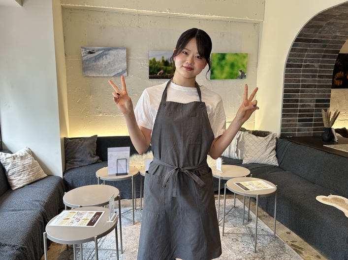 CAFÉ & DINING POKKEの制服