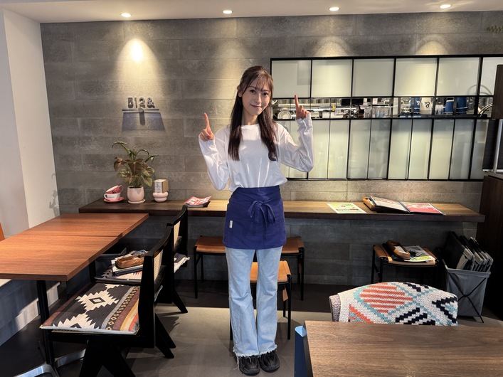 512 CAFE＆GRILLの制服