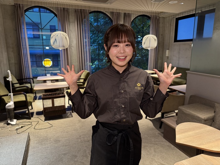 茶房 HISAYA LOUNGE 東京麻布十番店の制服