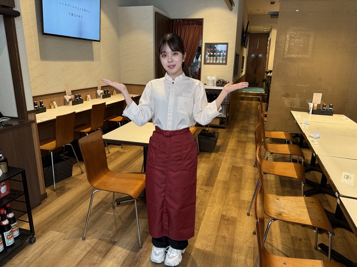 京華小吃（ジンホア） 恵比寿店の制服