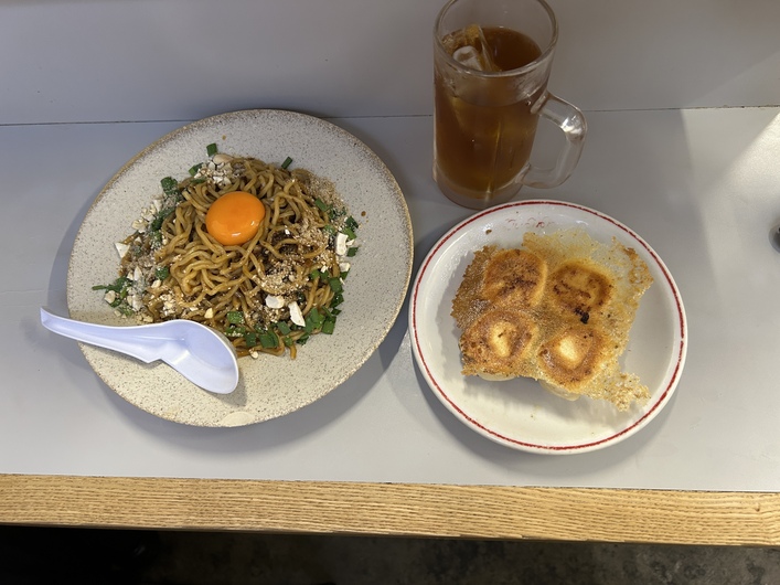 東京ギョーザスタンドウーロンのまかない