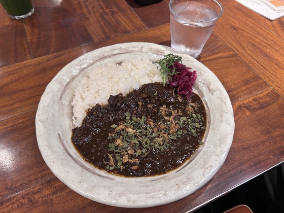 今回は牛すじカレーを食べたよ🍛❣️
メニューにもあるから、本当においしい🥰🫶