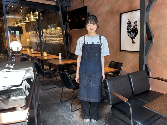 トリとワインの店 BLESSの制服画像