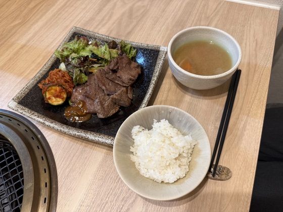 焼肉　紬　五反田のまかない画像
