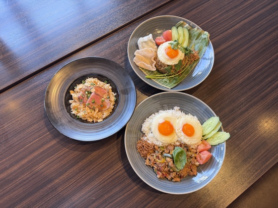 今回はナシゴレンを食べたよ❣️
本格的でスパイシーで美味しかった🫶
結構ボリューミーでお腹いっぱいになる😽💕
メニューから選べちゃうから季節メニューもあって、選びたい放題✨
