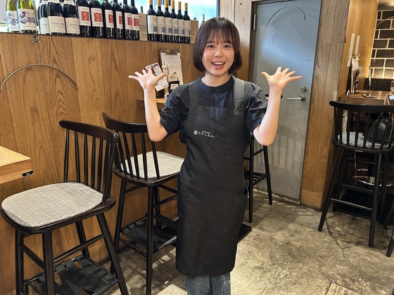 黒のシャツかTシャツとデニムなどの動きやすいズボンにスニーカーでOK🙆‍♀️
エプロンだけ貸し出しがあるよ❣️