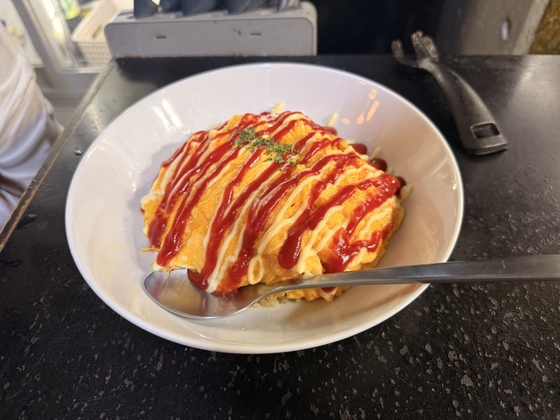 新メニューの試食や、好きなものを食べるのもOK!
今回はトロフワ卵のオムライス🥚
ここのオムライス、ご飯がパラパラでマジで瞬殺でなくなるくらい美味しかった…😩❤️