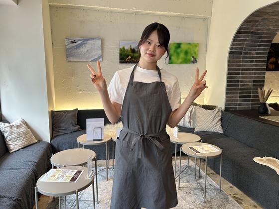 CAFÉ & DINING POKKEの制服画像