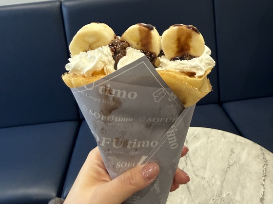 お店の好きなクレープやアイスクリームが食べられるよ❣️