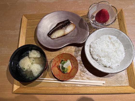 THE SAKAI Roppongiの制服画像