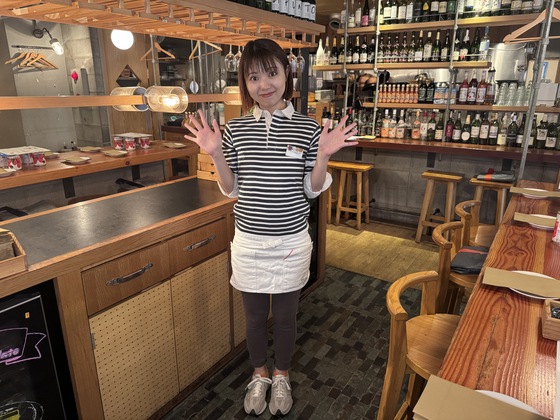 ワインの酒場。ディプント 浜松町店の制服画像