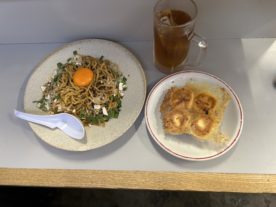 東京ギョーザスタンドウーロンのまかない画像