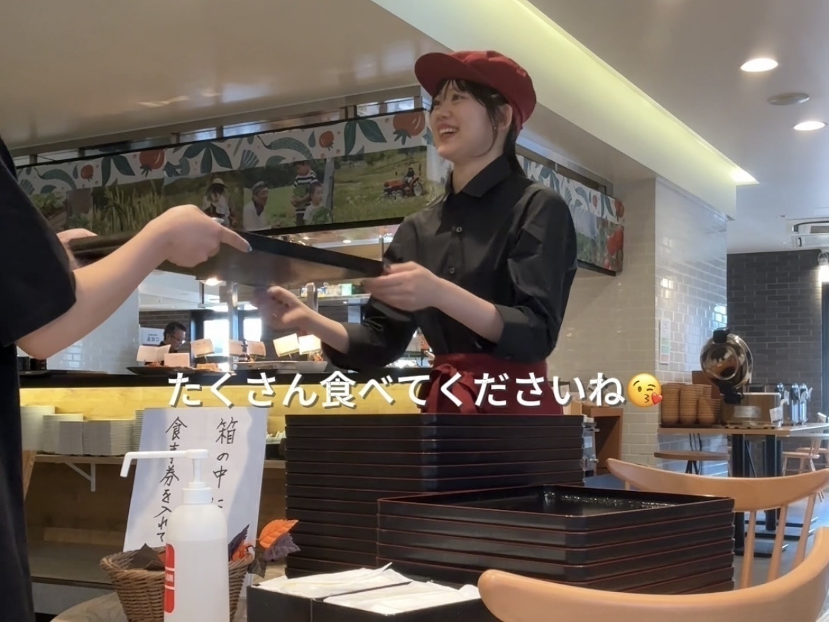 ホテルビュッフェ『旬菜レストラン成和喜』でバイトする女子大生vlog