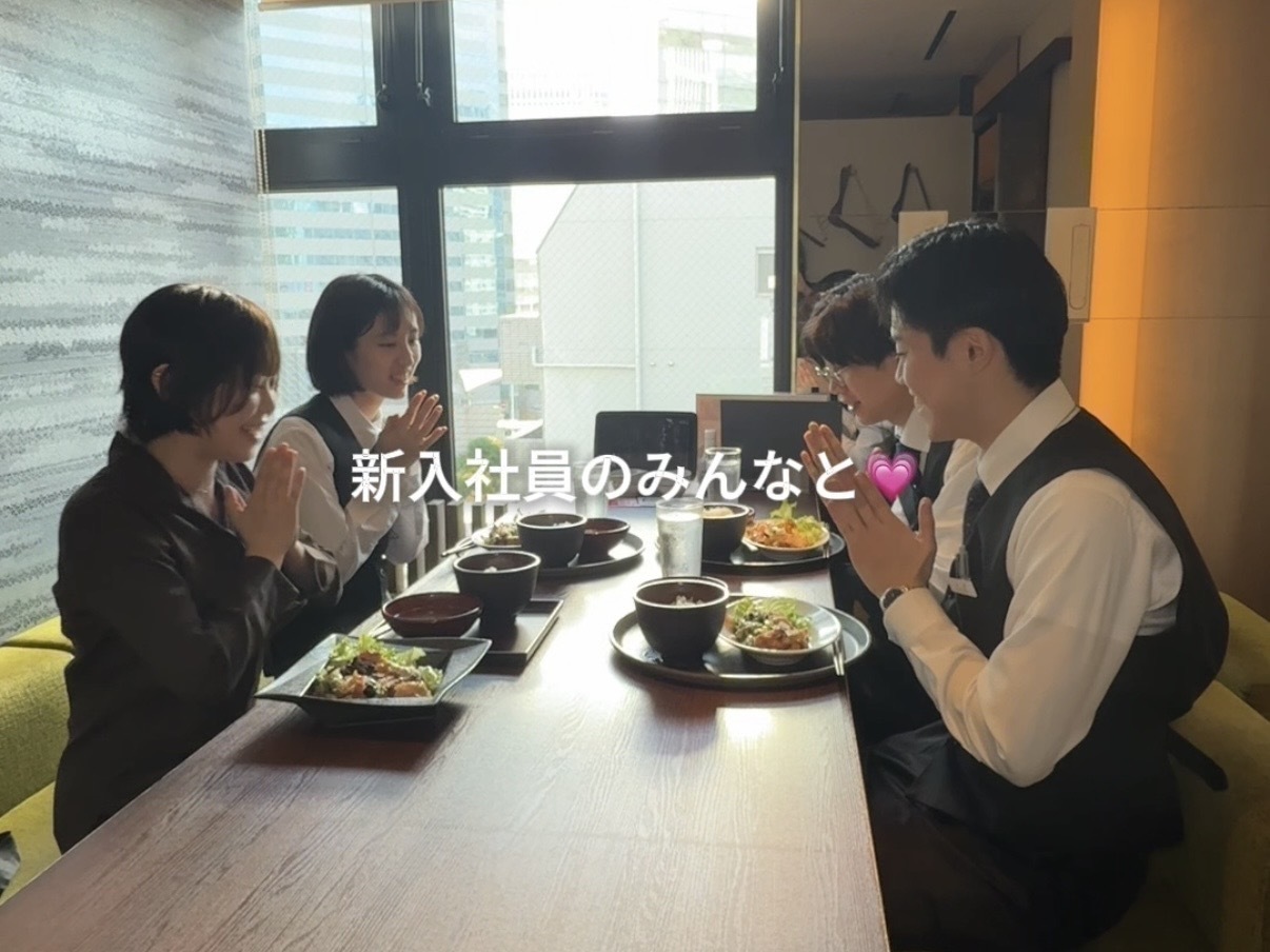 普通の居酒屋『楽蔵うたげ』で働いてるはずなんだけど