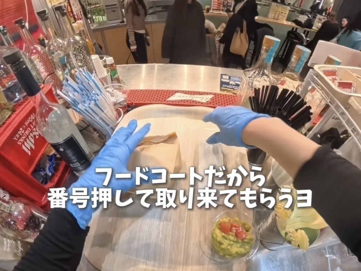 原宿のフードコート『メキシカングリル アボカド ハラカド店』店員が見てる世界👀