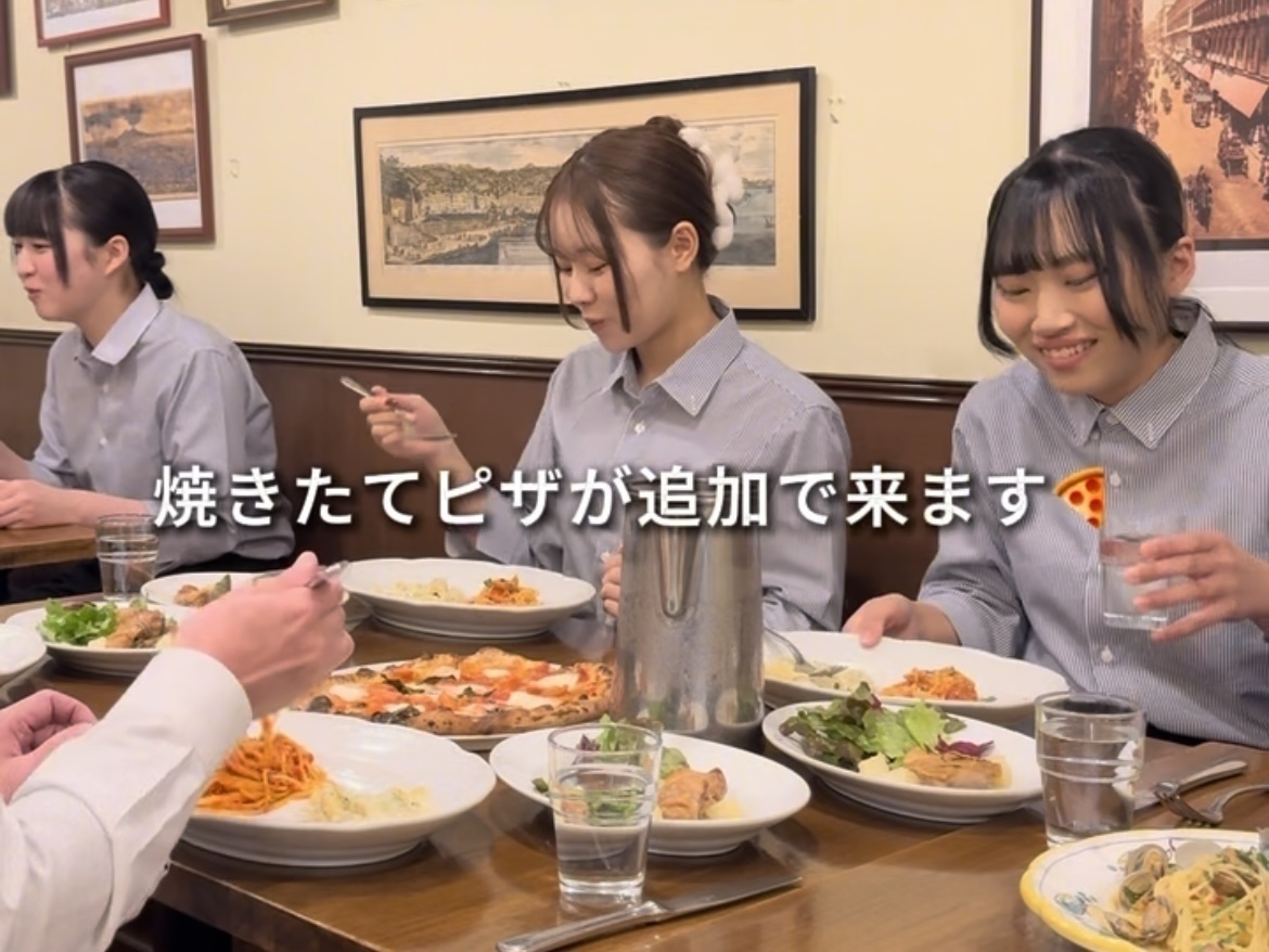 まかない目当てに『パルテノペ』で働く女子大生vlog