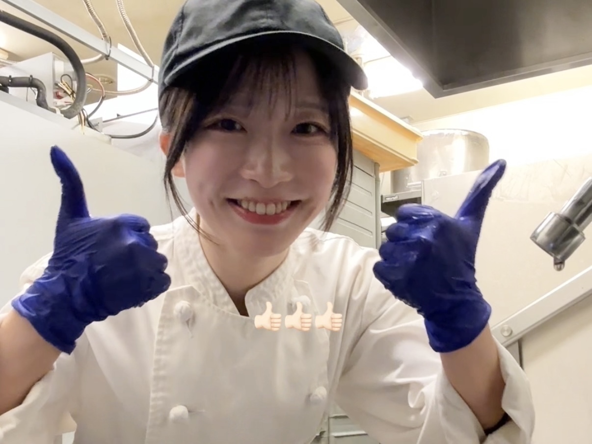 イクスピアリの『Mare Cucina(マーレクッチーナ)』で働く女のキッチンバイトvlog