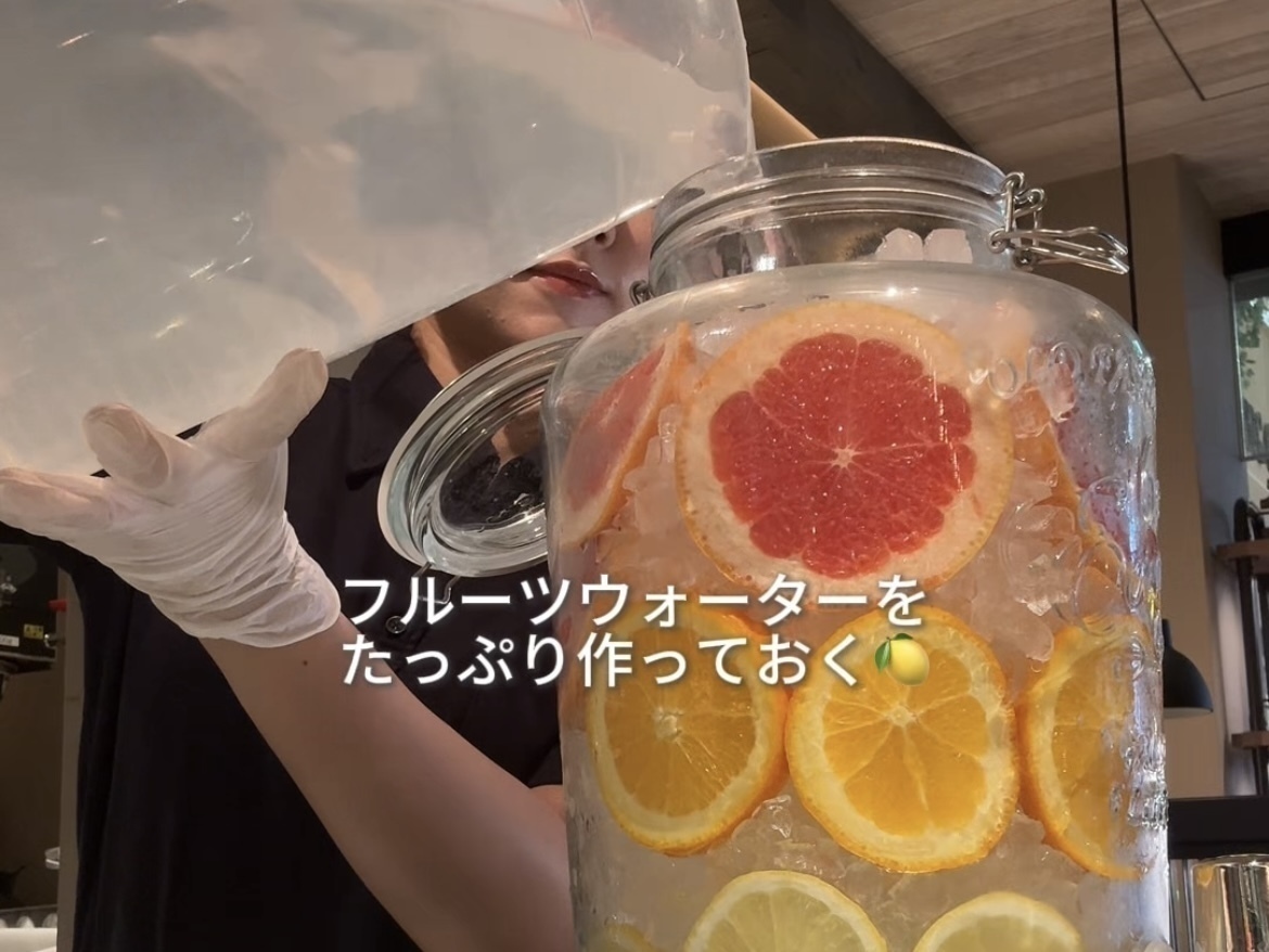 まかないでサラダバーが食べられちゃう！『AWkitchen 恵比寿店』バイトの1日